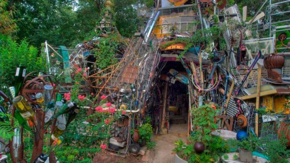 Descubre la Catedral de la Porquería, el sueño de un hombre