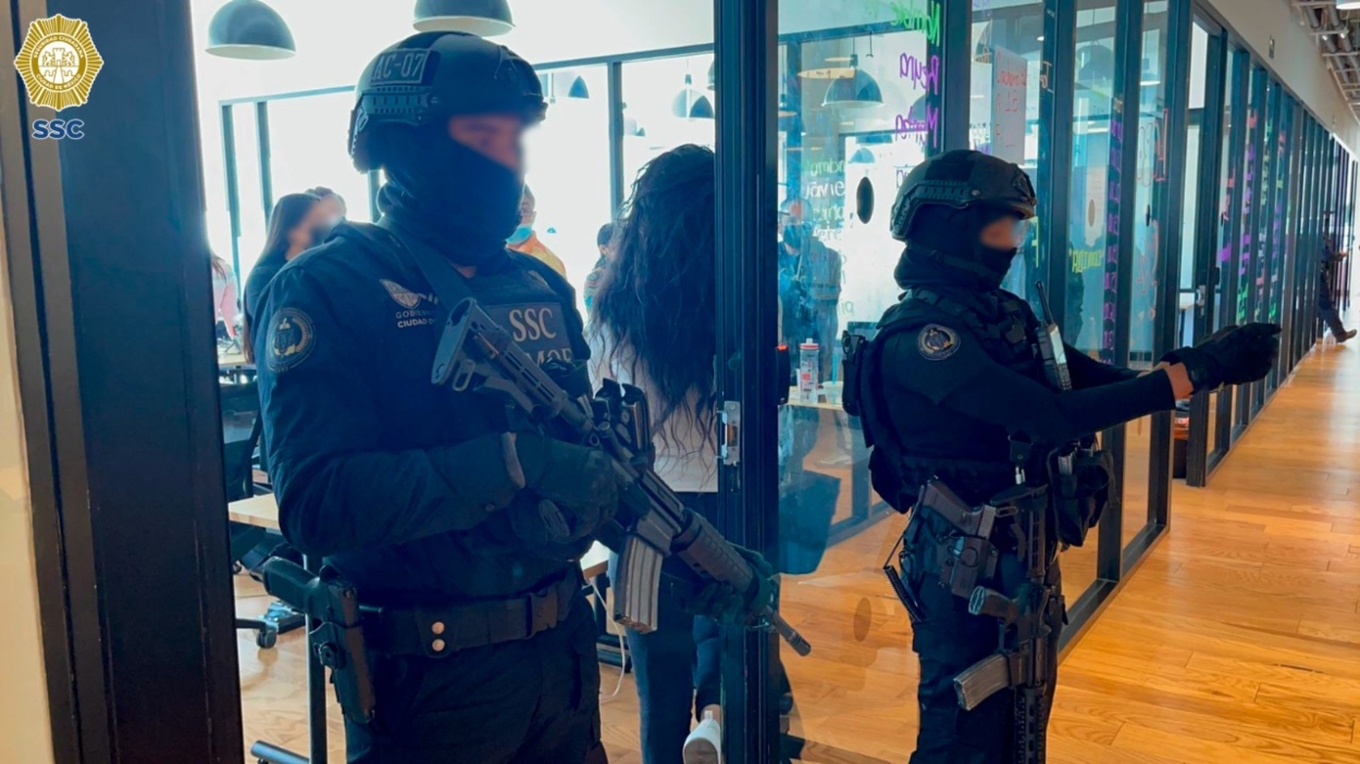 Desmantelan 90 aplicaciones ‘montadeudas’, extorsiones se coordinaban desde China: García Harfuch