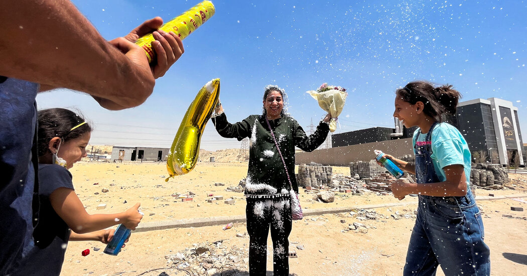 Después de años de languidecer en las prisiones de Egipto, una liberación repentina