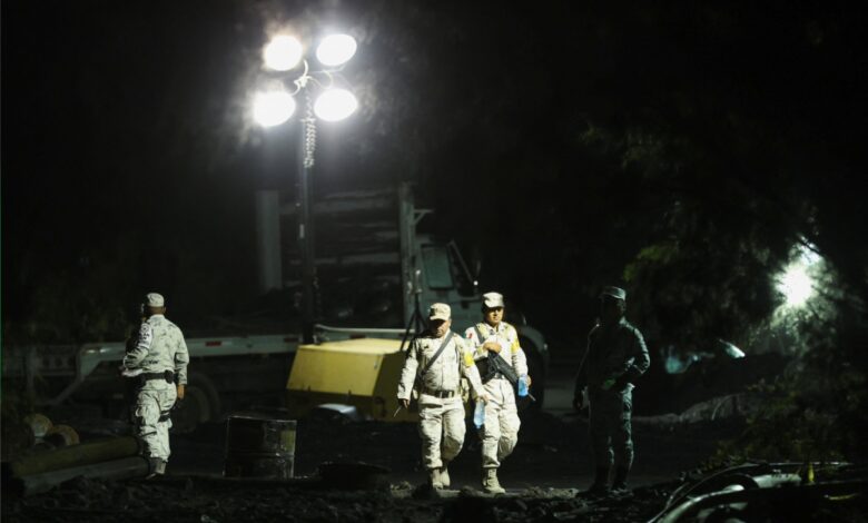 Detienen rescate de 10 mineros atrapados en Sabinas ante riesgo de colapso