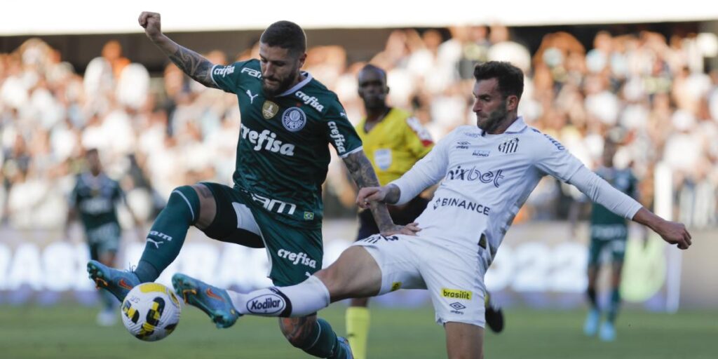 El Almería, a por Leo Baptistao