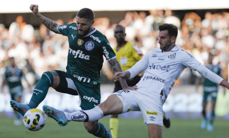 El Almería, a por Leo Baptistao