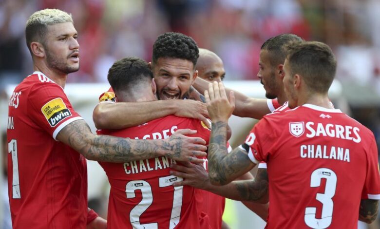 El Benfica es líder y el Sporting logra su primera victoria