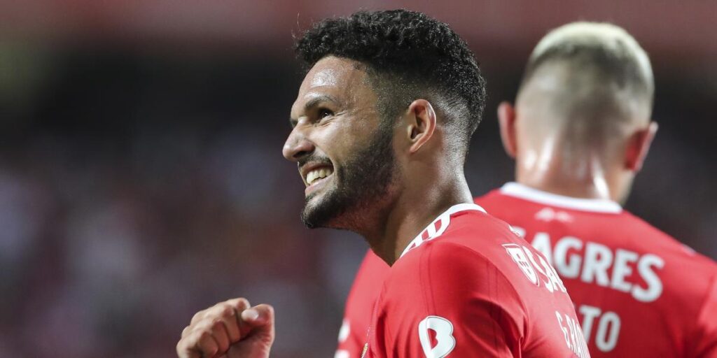 El Benfica golea, mientras Rangers y Sheriff peligran