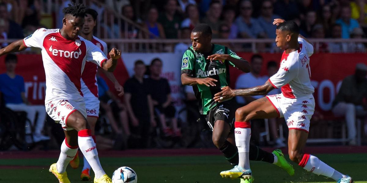 El Lens golea en Mónaco y alarga su racha