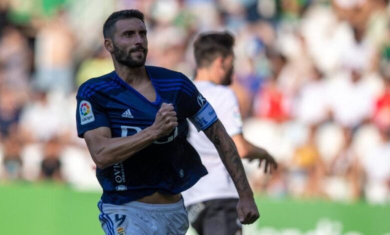 El Oviedo se aprovecha de la falta de gol del Racing
