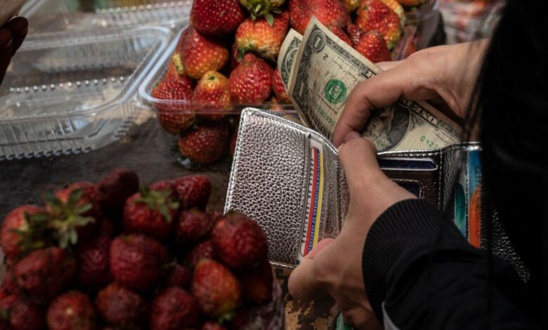 El alza abrupta del dólar le pone techo a la recuperación económica de Venezuela