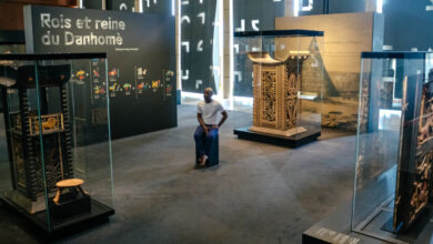 El 'despertar artístico' en Benín a medida que el regreso de los artefactos reales atrae a grandes multitudes