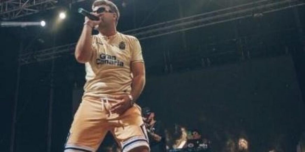 El efecto canario de Quevedo: número 1 en Spotify y Las Palmas hace su cántico de 'Quédate'