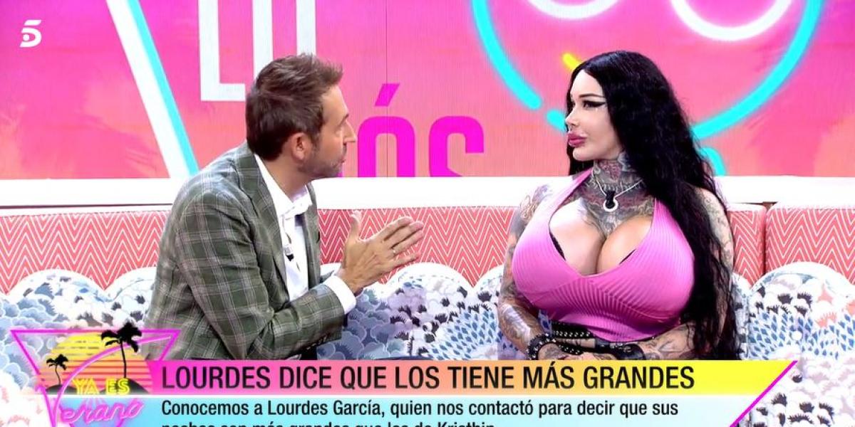 El impactante antes y después de Lourdes, la mujer con los pechos más grandes de España