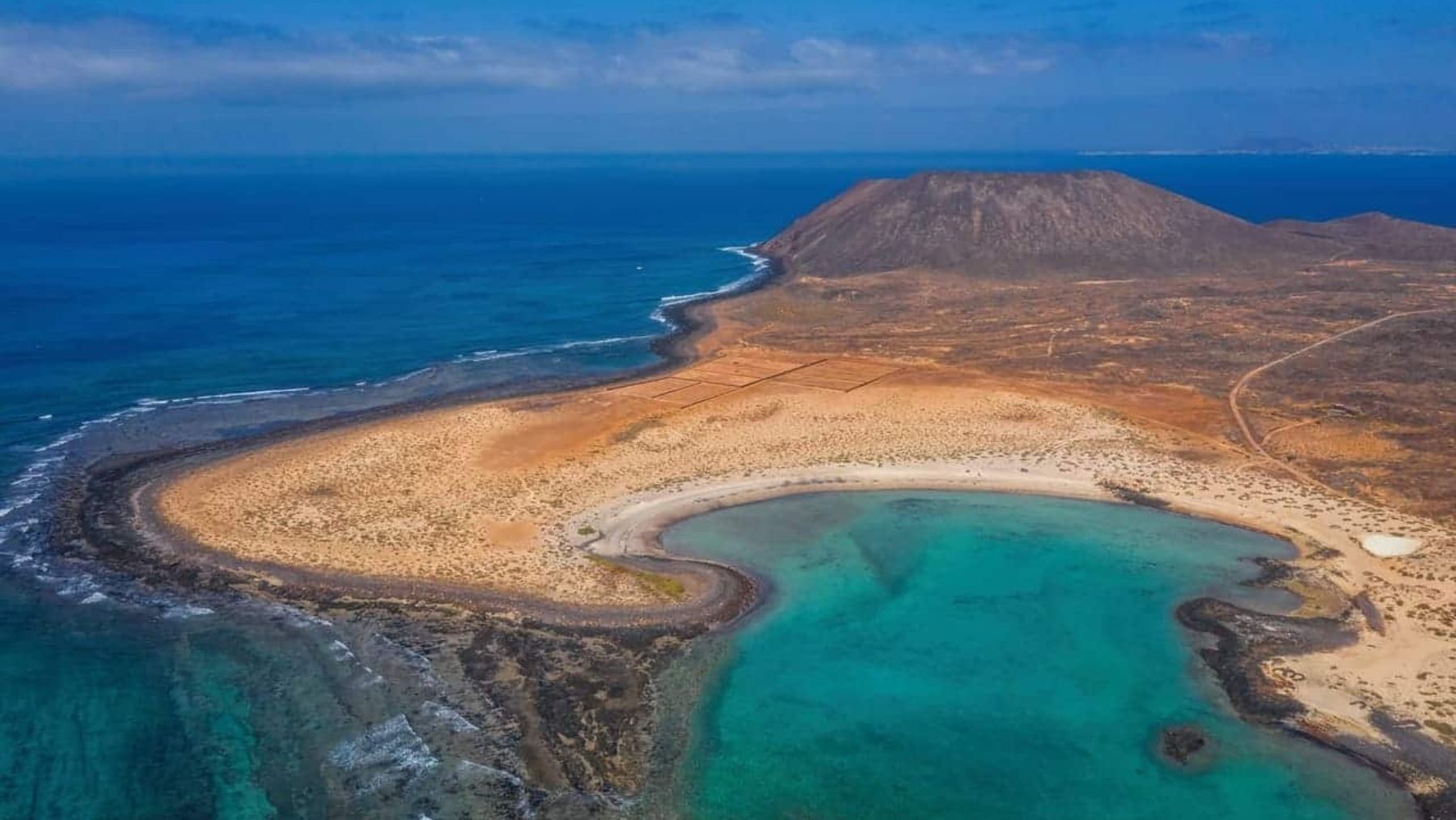 El lugar que parece un paisaje lunar y que está en Canarias