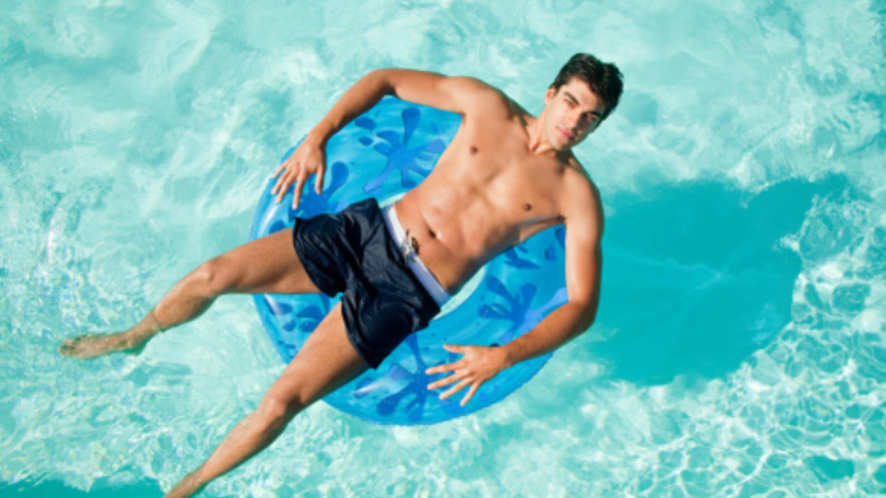 El peligro que nunca te contaron de llevar calzoncillos debajo del bañador