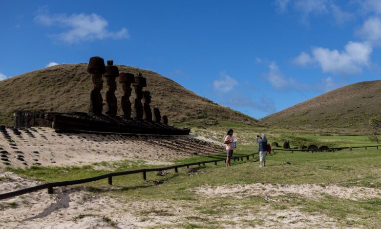 El primer viaje a la Isla de Pascua tras la pandemia: “Estábamos mal, el turismo nos cegó”