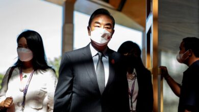 El rostro de China: un diplomático trotamundos armado con advertencias estadounidenses