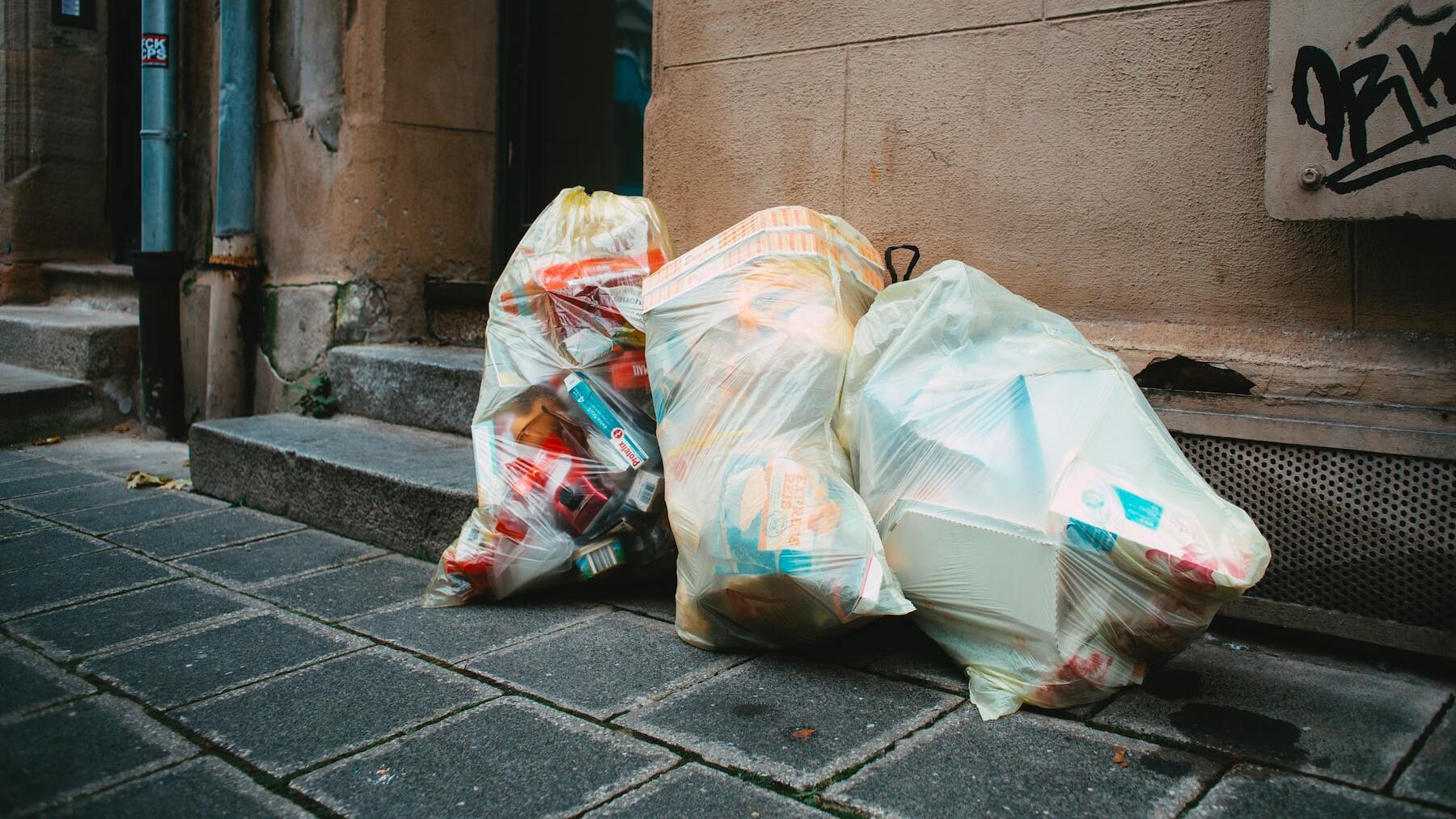 El trucazo casero para que la basura no te huela mal nunca más