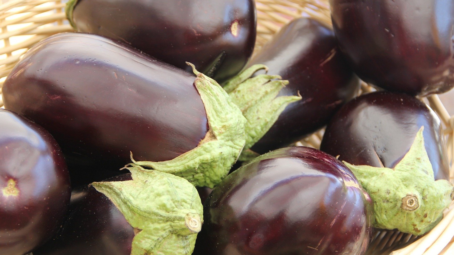 El truco de Karlos Arguiñano para quitar el armargor al pepino, calabacín y berenjena