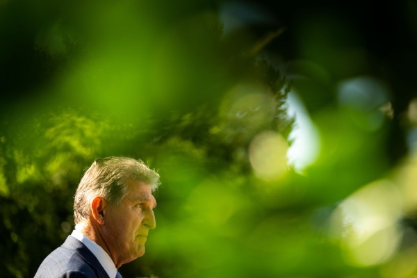 El ultimátum de Manchin puede convertir a EE. UU. en una potencia de baterías