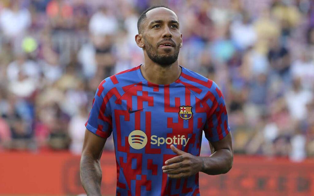 Encapuchados roban casa de Aubameyang a punta de pistola y agreden al jugador del Barça