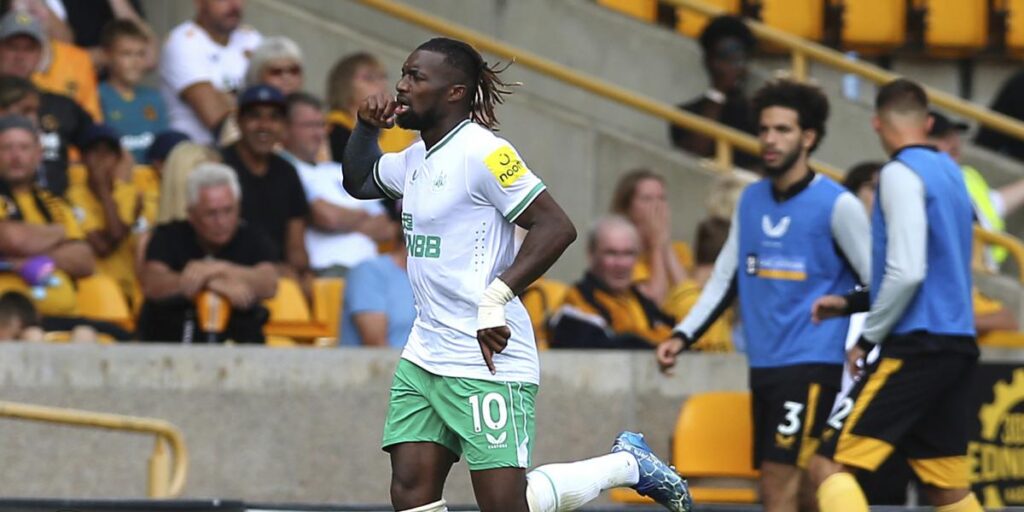 Espectacular volea de Saint-Maximin: ¿Será candidato a gol de la temporada?