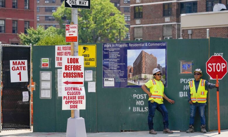 Estados Unidos sorprende al acelerar la creación de empleo y bajar la tasa de paro al 3,5%