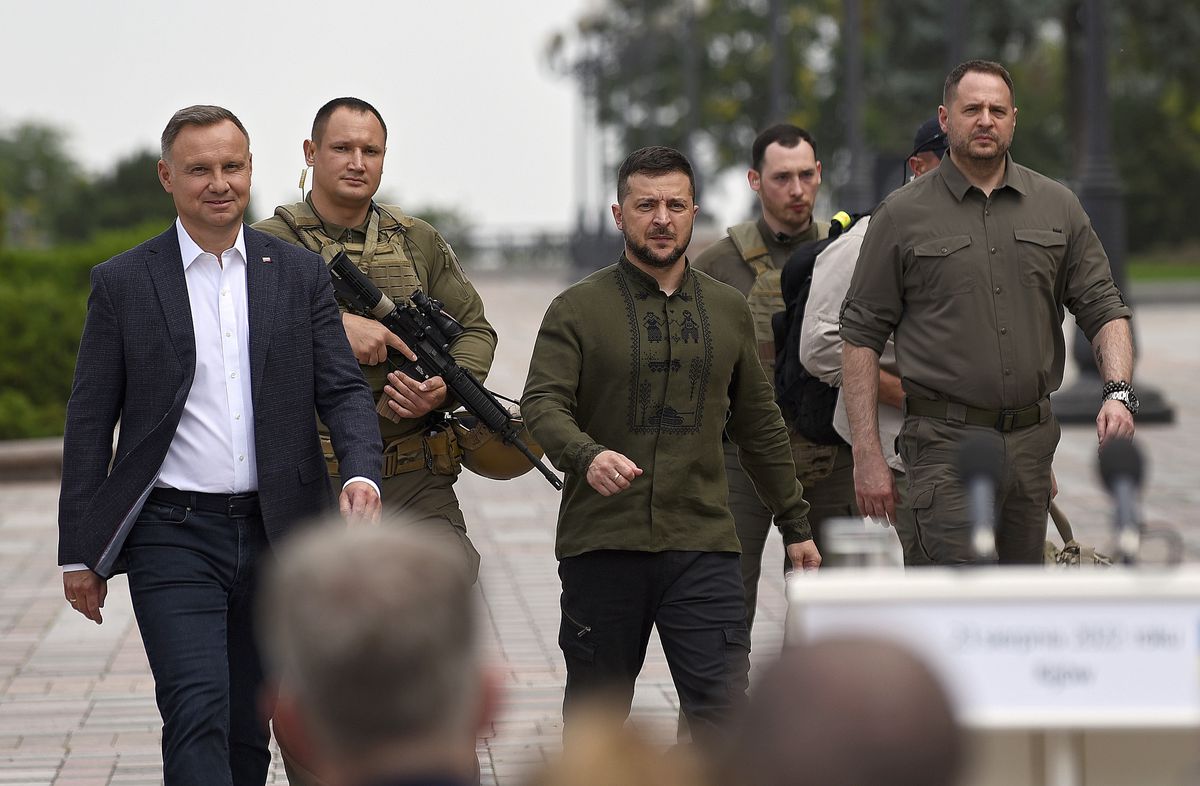 Europa y Estados Unidos animan a Ucrania a recuperar Crimea al cumplirse seis meses de la invasión