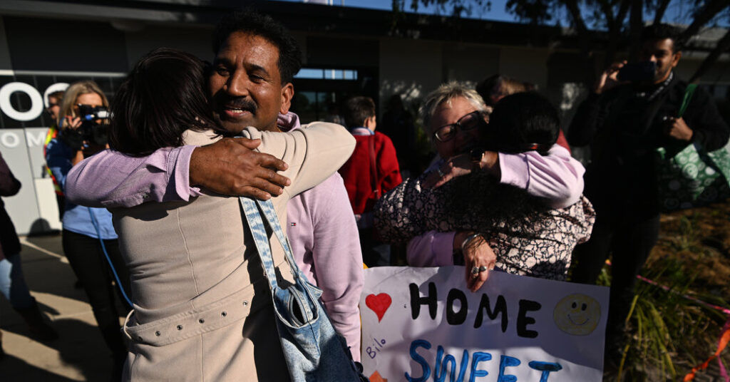 Familia de Sri Lanka gana una larga batalla para quedarse en Australia