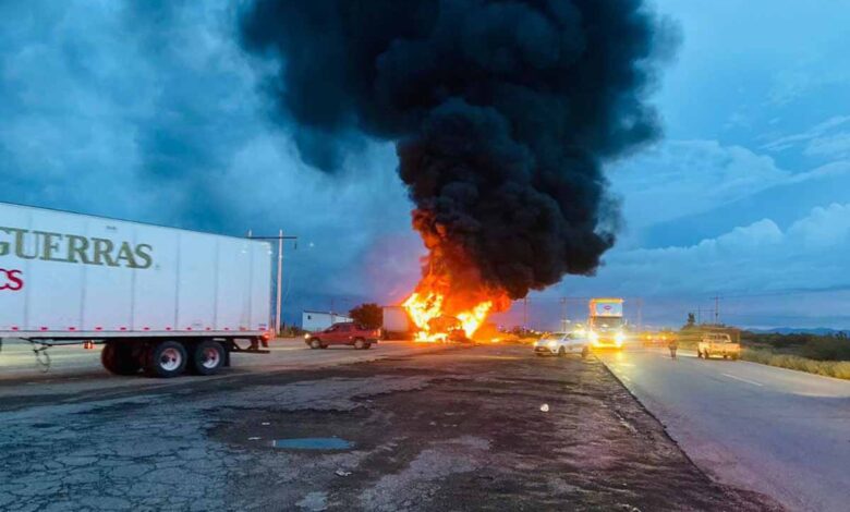 Fresnillo registra segundo día consecutivo de bloqueos; UAZ suspende clases presenciales | Videos