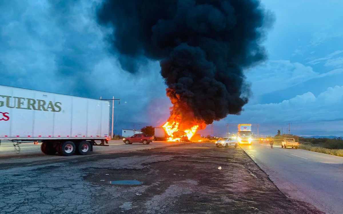 Fresnillo registra segundo día consecutivo de bloqueos; UAZ suspende clases presenciales | Videos
