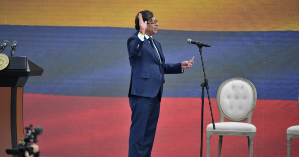 Gustavo Petro juró como presidente de Colombia