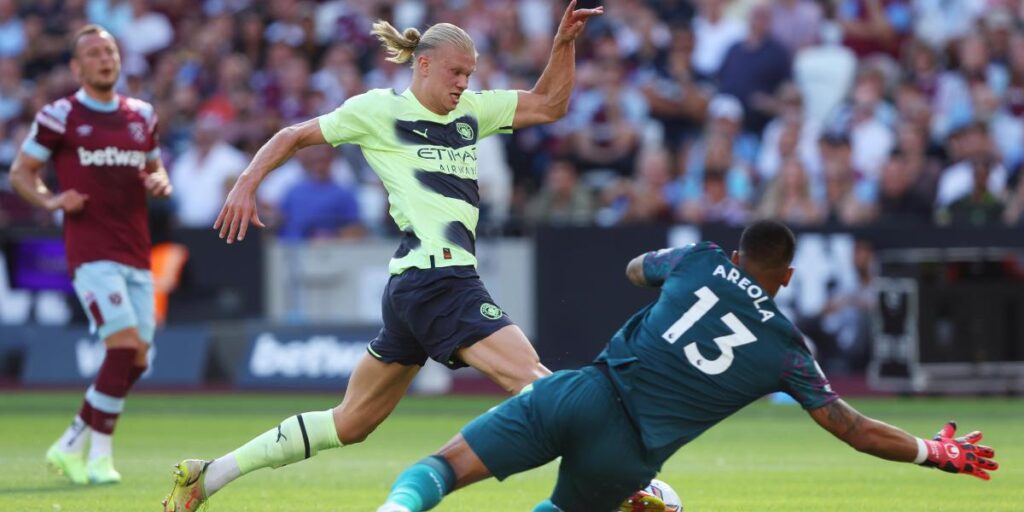 Haaland marca de penalti su primer gol en la Premier