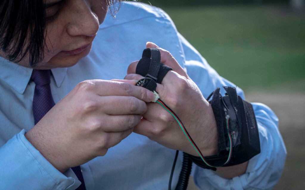 IPN lanza pulsera inteligente que detecta altos niveles de estrés en estudiantes | Video