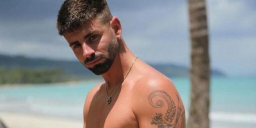 Isaac, 'pillado' besándose con dos chicas de su último 'reality' a pocos meses de ser padre