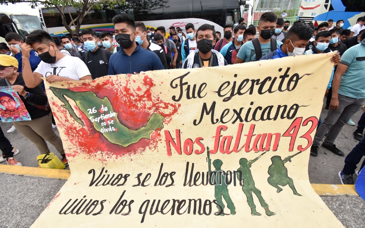 Jesuitas se solidarizan con familiares de los 43 ante la ‘dolorosa’ información que recibieron