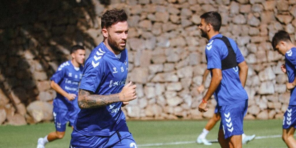 José Ángel Jurado no estará ante el Racing de Santander