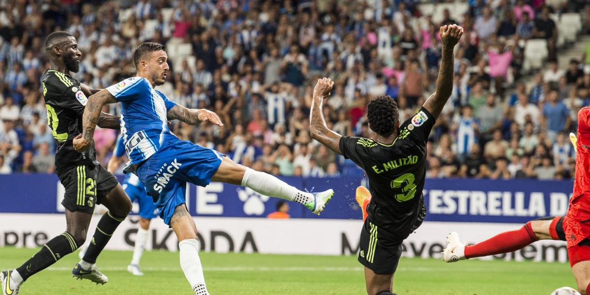 Joselu empata para el Espanyol al borde del descanso