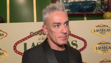 Kiko Hernández sopla las velas de su 46 cumpleaños con su principal 'enemiga'