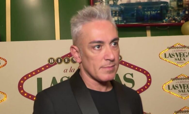 Kiko Hernández sopla las velas de su 46 cumpleaños con su principal 'enemiga'