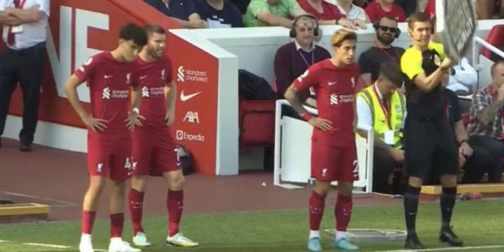 Klopp hace debutar a una perla española de 17 años en el Liverpool
