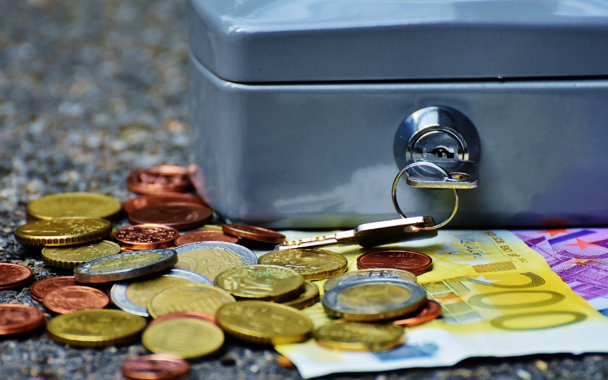 La crisis del gas se refleja en el euro; la moneda se cotizó (otra vez) por debajo del dólar