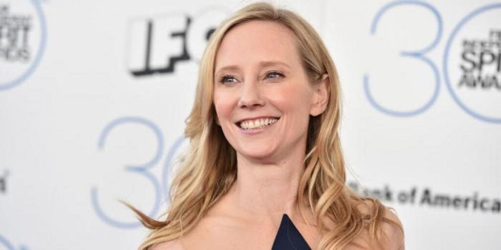 La familia de Anne Heche dice que no se espera que sobreviva