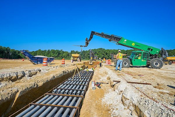 La inversión en baterías se traslada a tierra para impulsar la producción de vehículos eléctricos en EE. UU.