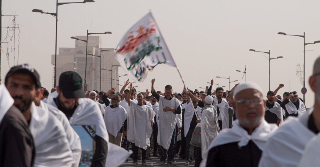 La lucha por el poder en Irak se intensifica mientras los manifestantes bloquean el parlamento