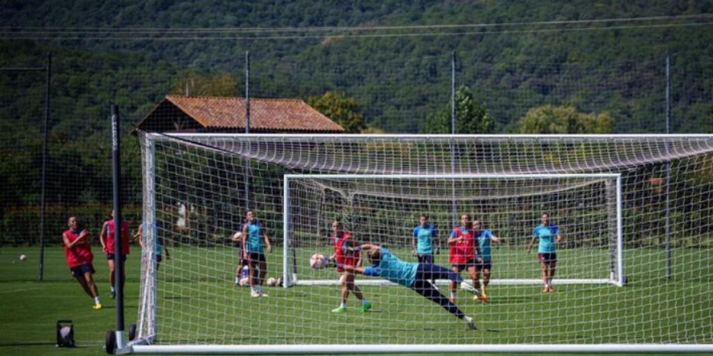 La máquina de Giráldez se rodea de verde para calentar motores
