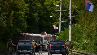 La prohibición de los documentos serbios en Kosovo eleva la tensión con Belgrado