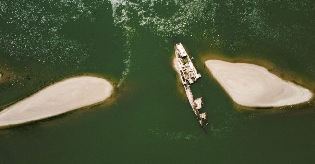 La sequía en Europa revela reliquias y bombas de la Segunda Guerra Mundial en el río Danubio