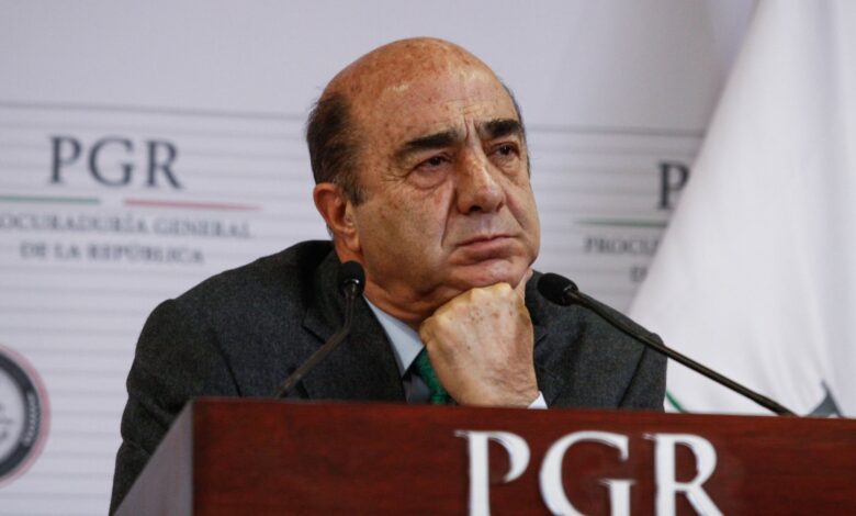 La 'verdad histórica' y el "ya me cansé": los momentos que marcaron el paso de Murillo Karam por la PGR