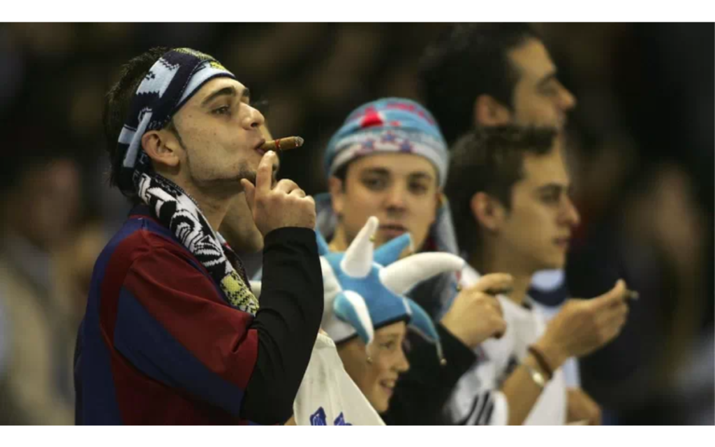LaLiga: Declaran la guerra contra el tabaco en los estadios | Tuit