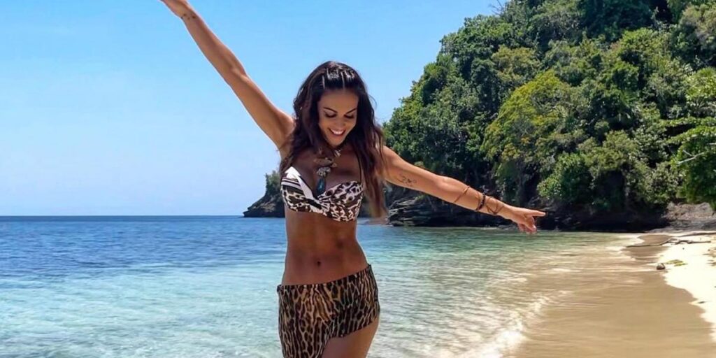 Lara Álvarez sorprende a sus seguidores con el significado de su desconocido tatuaje