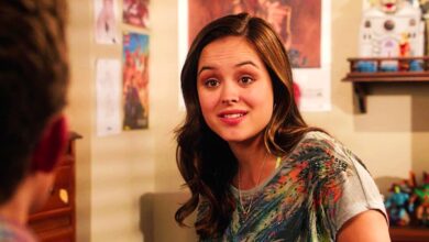 Erica talking in The Goldbergs