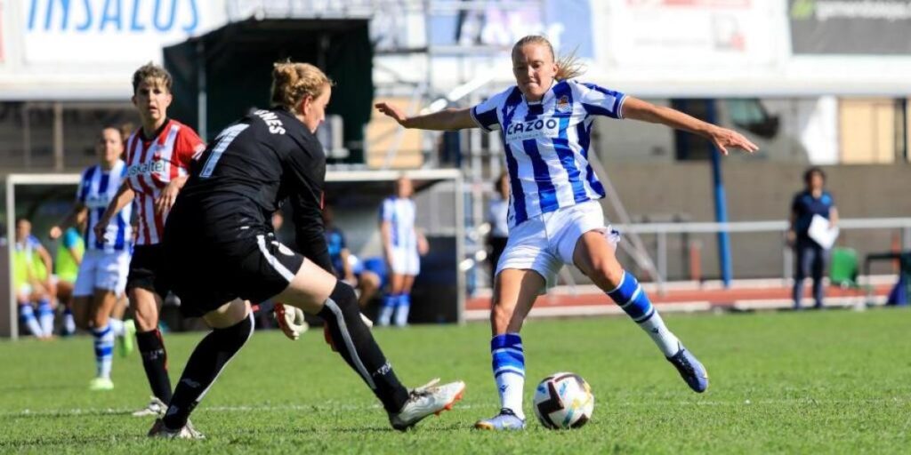 Las leonas sufren su primera derrota del verano ante la Real
